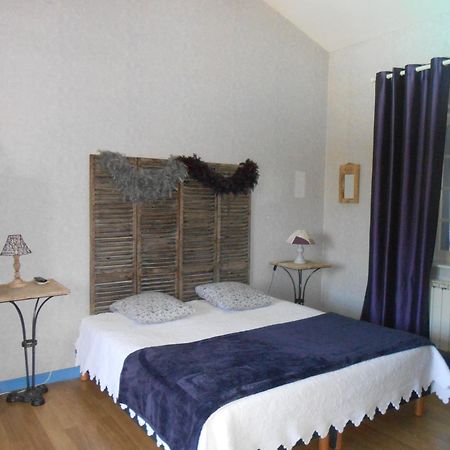 Bed and Breakfast Le Relais Du Grand Logis Civrieux Habitación foto