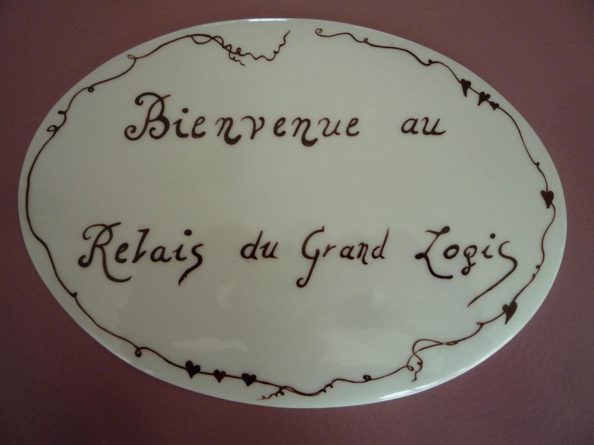 Bed and Breakfast Le Relais Du Grand Logis Civrieux Exterior foto