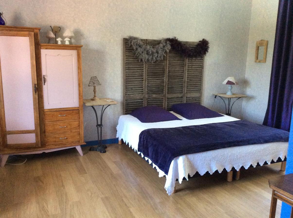 Bed and Breakfast Le Relais Du Grand Logis Civrieux Exterior foto