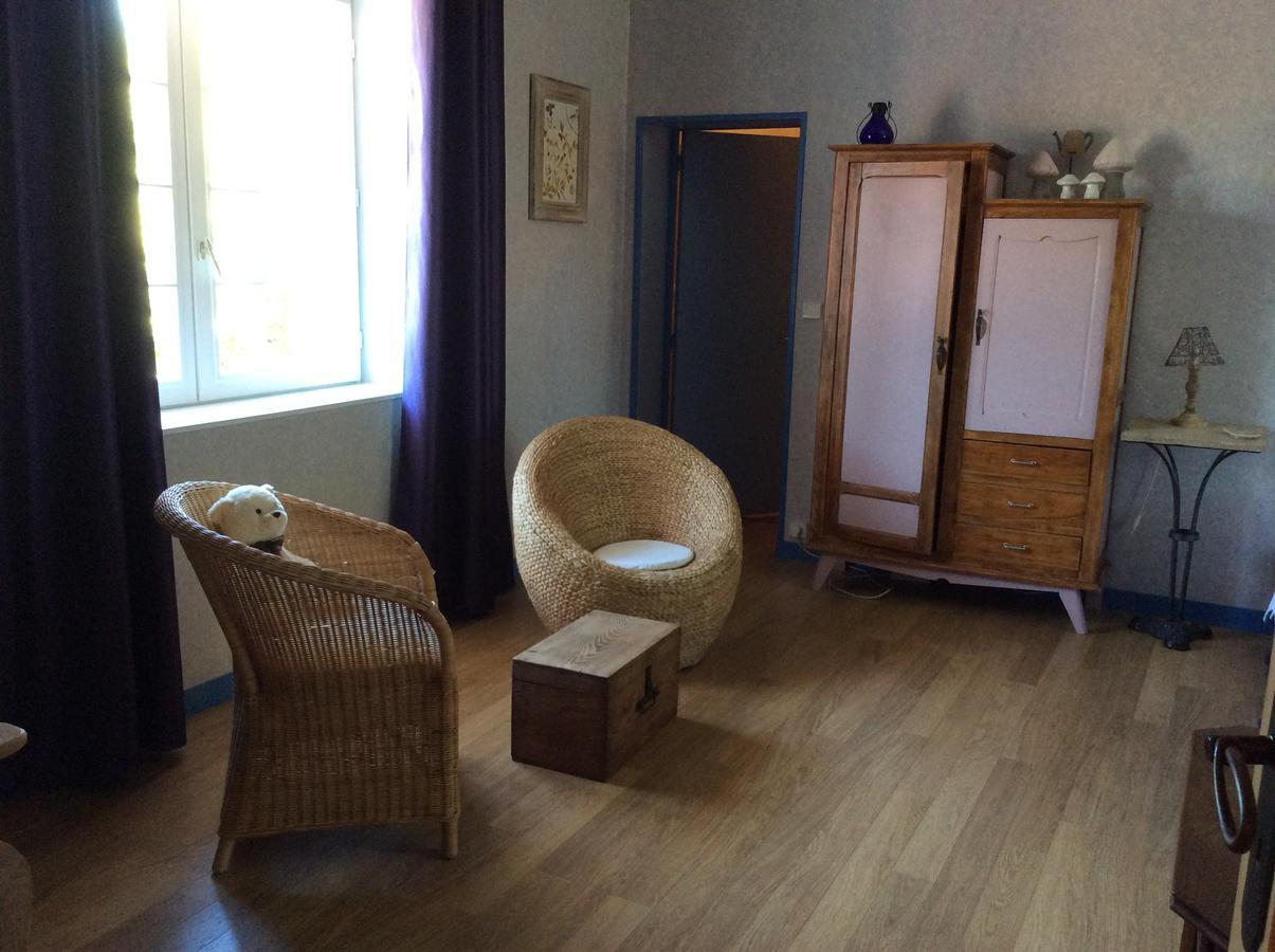 Bed and Breakfast Le Relais Du Grand Logis Civrieux Exterior foto