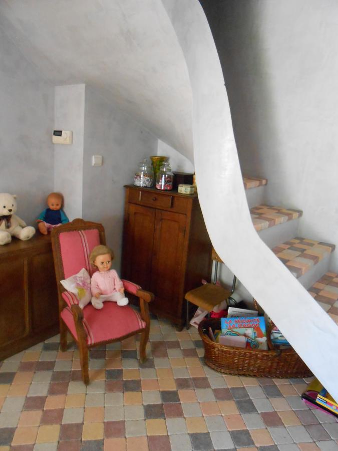 Bed and Breakfast Le Relais Du Grand Logis Civrieux Exterior foto