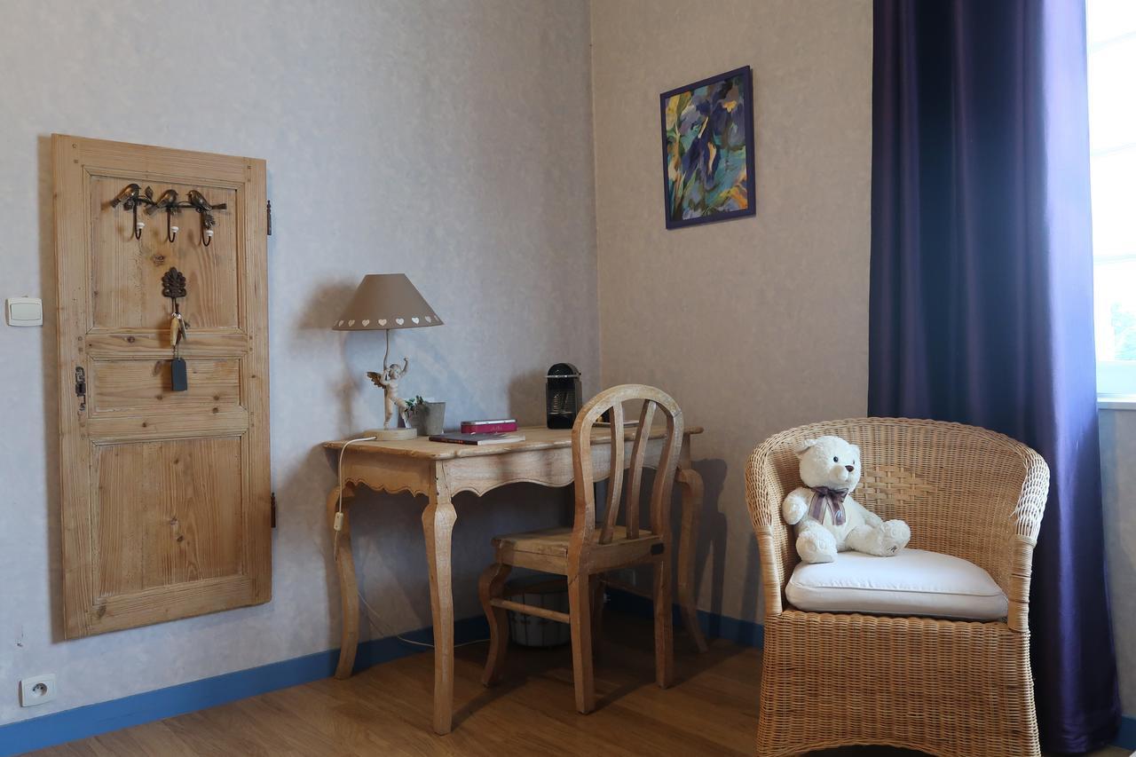 Bed and Breakfast Le Relais Du Grand Logis Civrieux Exterior foto